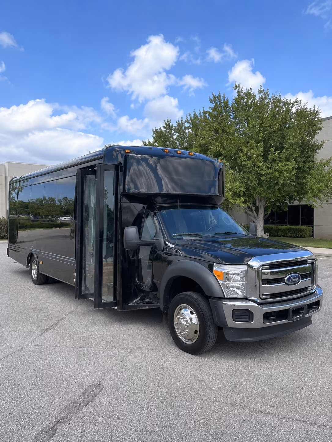 20 Passenger Party Bus Exterior