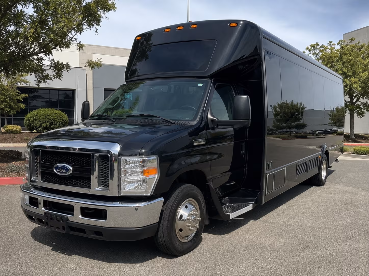 50 Passenger Party Bus Exterior