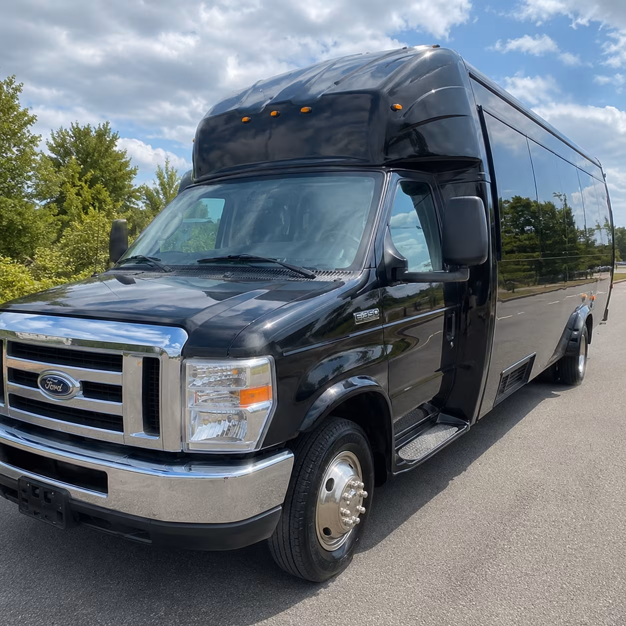 Lubbock Birthday, Sweet 16, & Quinceañera Transportation party bus exterior
